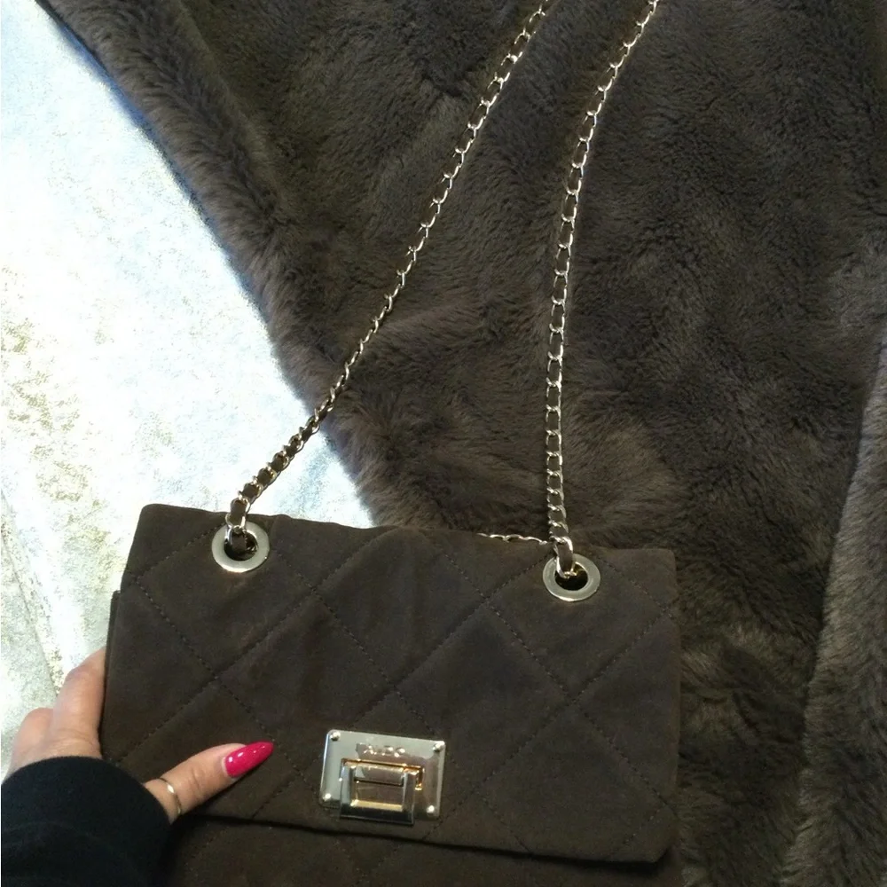 Aldo Quilted Shoulder Bag/crossbody with Gold Chain - Picture 2 of 5